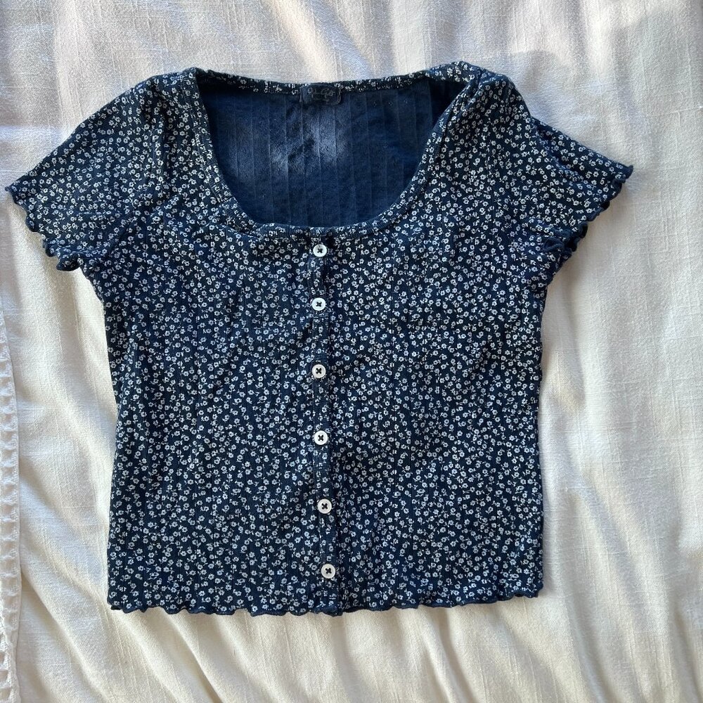 Brandy Melville John Galt Ditsy Print Cropped T-Shirt